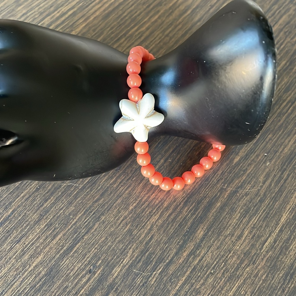 HAND CRAFTED STRETCHY, STARFISH BRACELET Peach Pink Coral White Sardine Fish - Picture 1 of 10